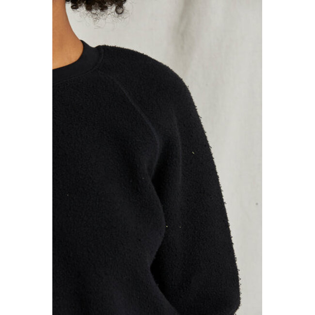 PERFECT WHITE TEE ZIGGY FLEECE SHRUNKEN SWEATSHIRT IN WHITE AND BLACK