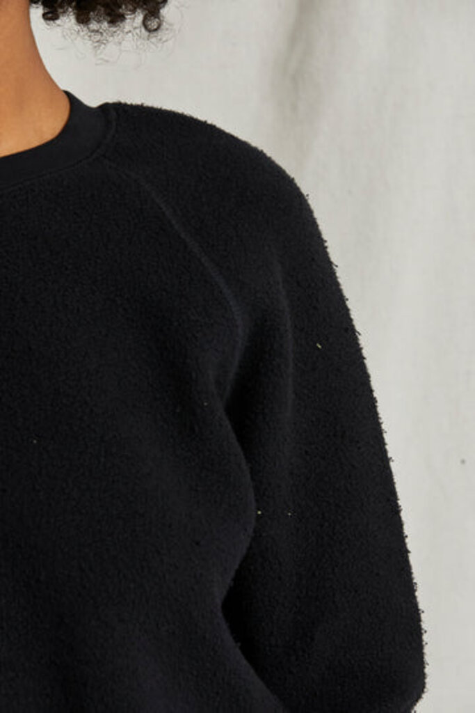 PERFECT WHITE TEE ZIGGY FLEECE SHRUNKEN SWEATSHIRT IN WHITE AND BLACK