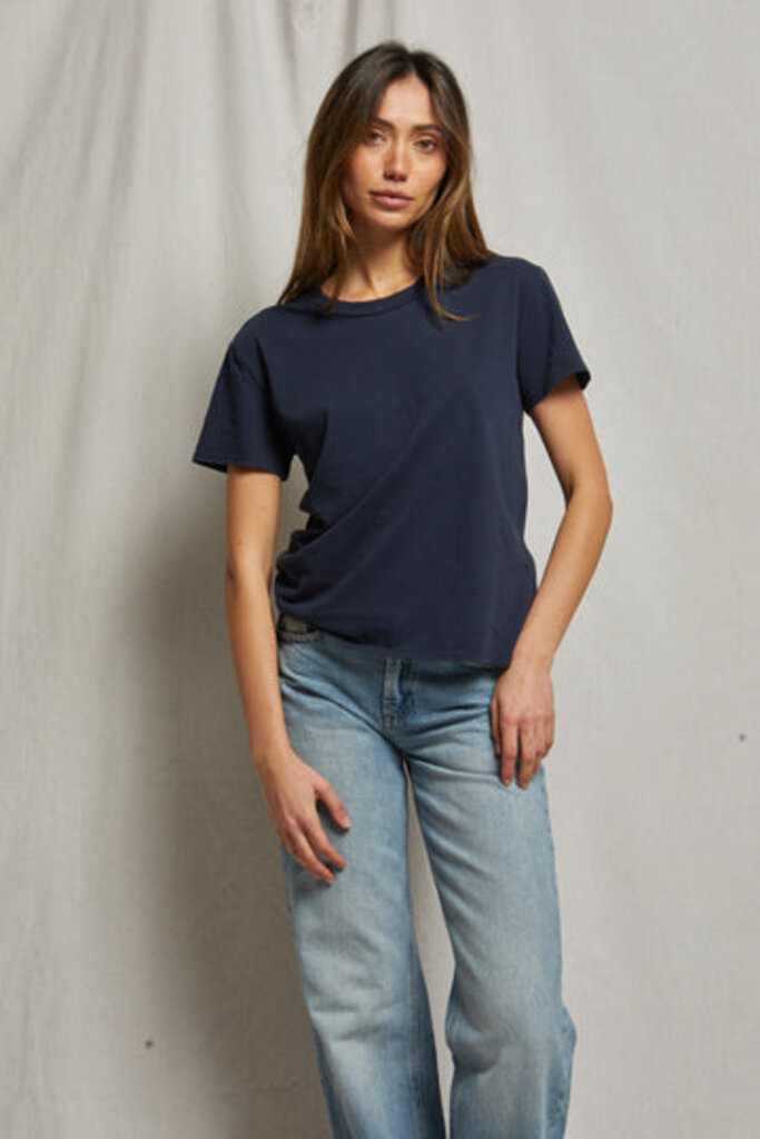 PERFECT WHITE TEE HARLEY BOXY CREW IN NAVY