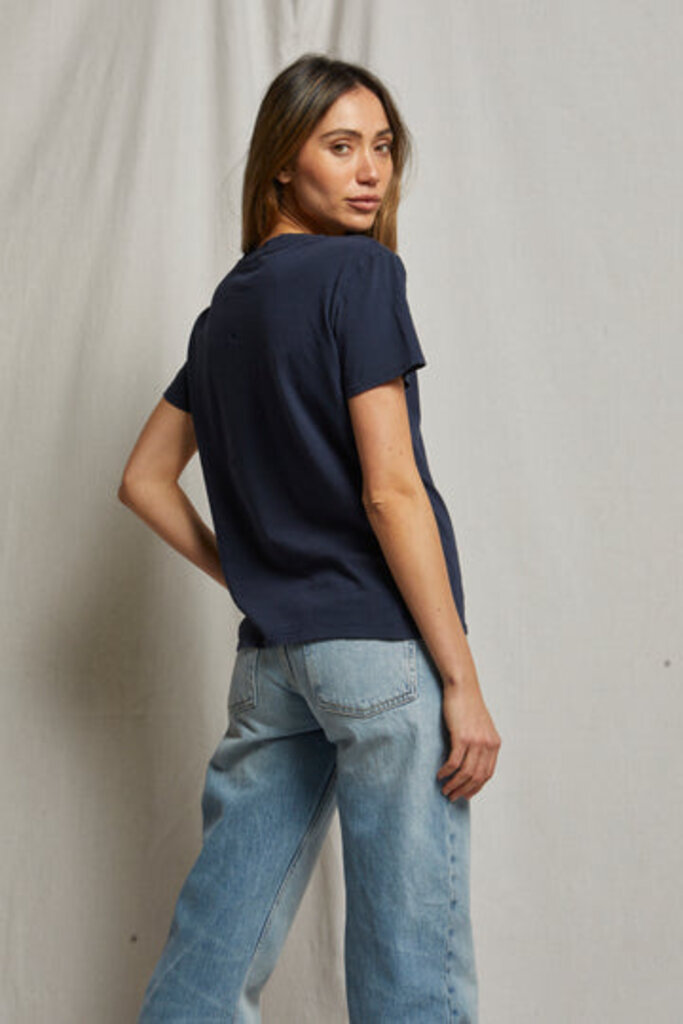 PERFECT WHITE TEE HARLEY BOXY CREW IN NAVY