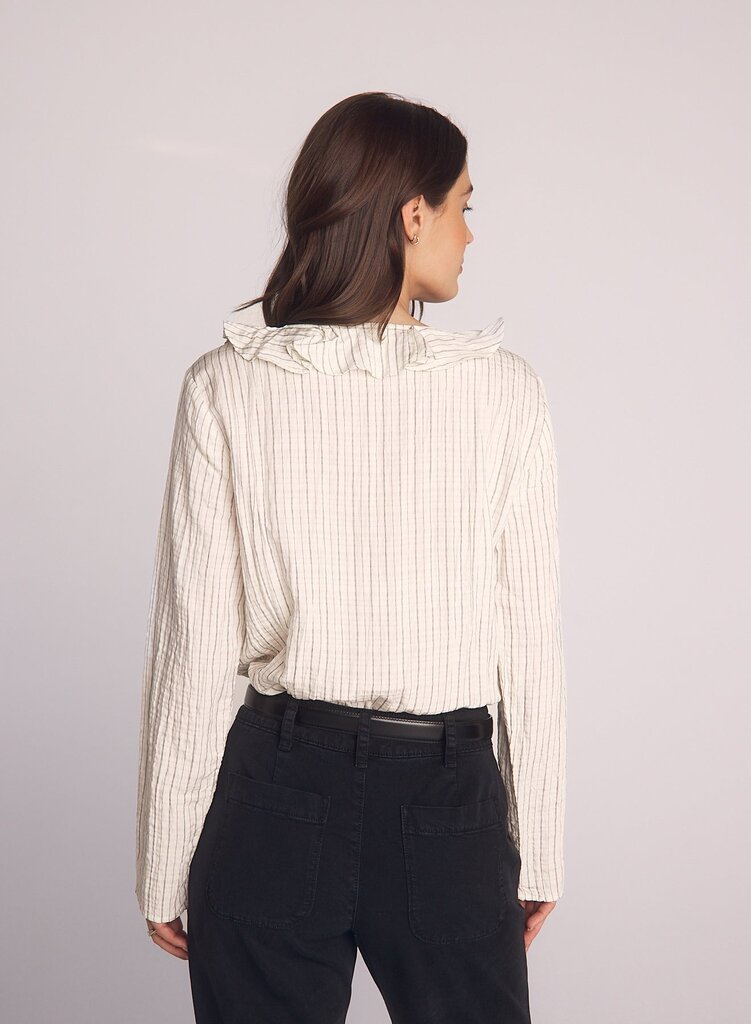 BELLA DAHL TIE RUFFLE NECK TOP IN ECRU/BLACK