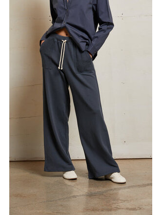 PERFECT WHITE TEE ROSANNA FRENCH TERRY PANT IN NIGHT