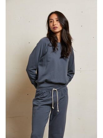 PERFECT WHITE TEE PALMER BEACH FLEECE CREW NECK SWEATSHIRT IN NIGHT