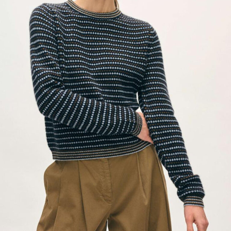 WHITE AND WARREN CASHMERE TEXTURED STRIPE CREW IN BLUE COMBO