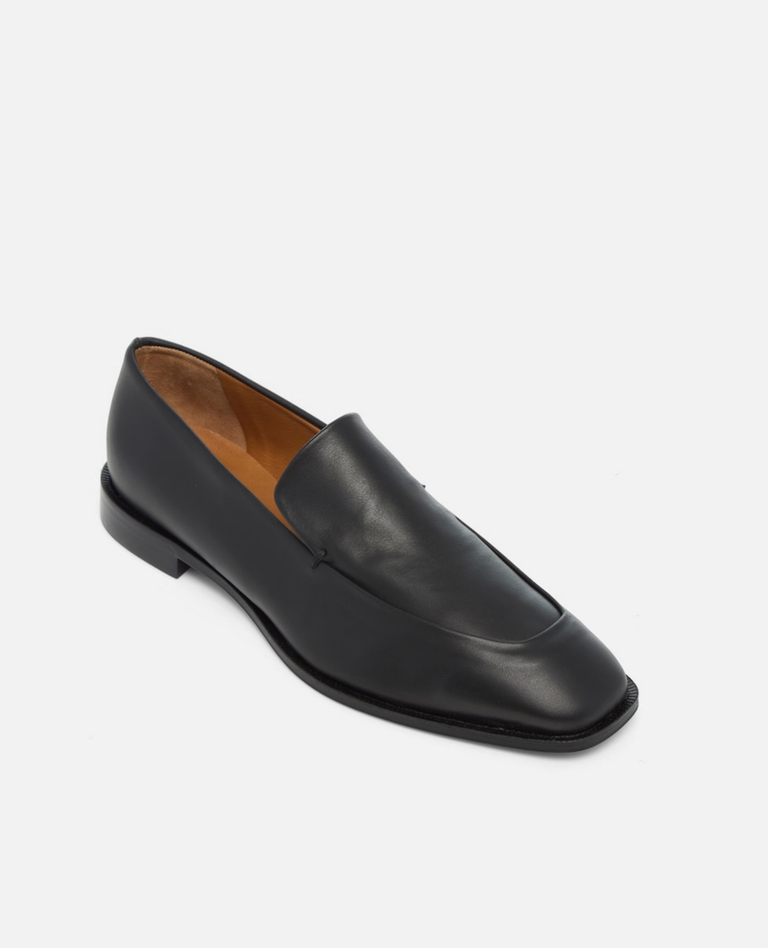 COCLICO JUSTINE LOAFER IN AJAX BLACK