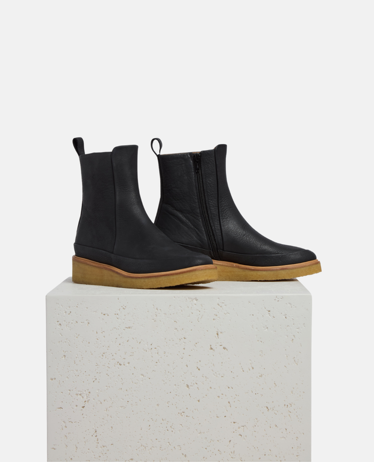 COCLICO HIP BOOT IN DISCO BLACK LEATHER
