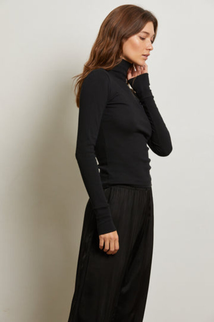 PERFECT WHITE TEE HAYDEN LUXE RIB TURTLENECK IN TRUE BLACK