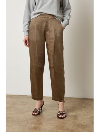 LILLA P SATIN FLY FRONT PANT IN PARSLEY