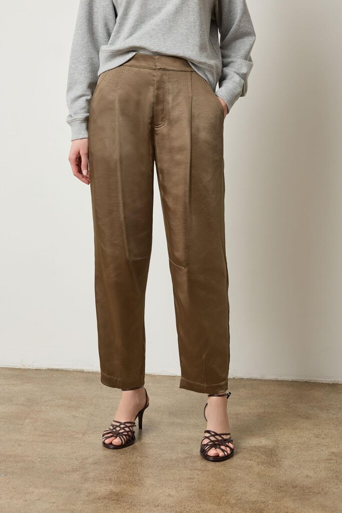 LILLA P SATIN FLY FRONT PANT IN PARSLEY