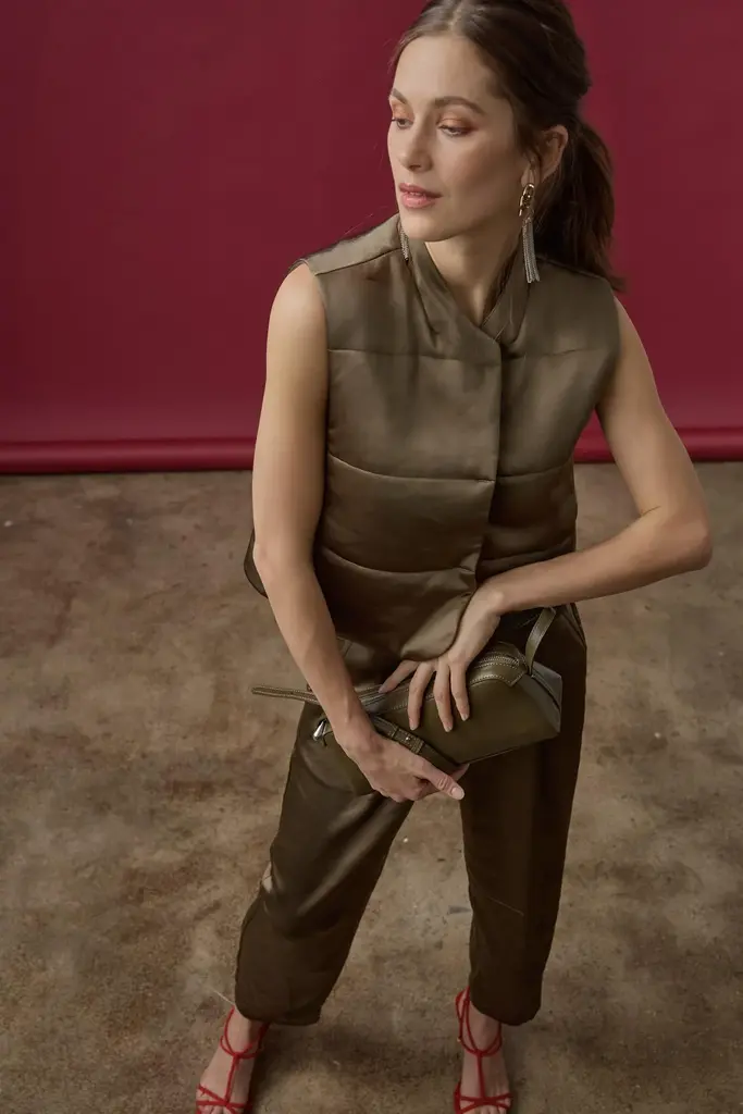 LILLA P SATIN FLY FRONT PANT IN PARSLEY