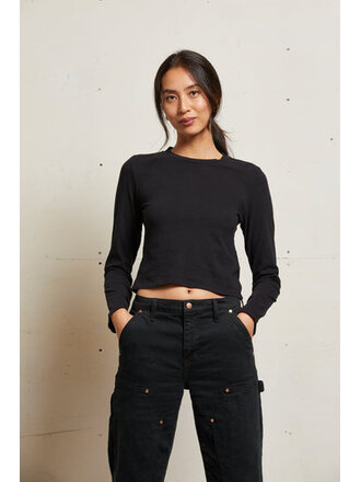 PERFECT WHITE TEE JAMIE COTTON LONG SLEEVE CREW IN TRUE BLACK