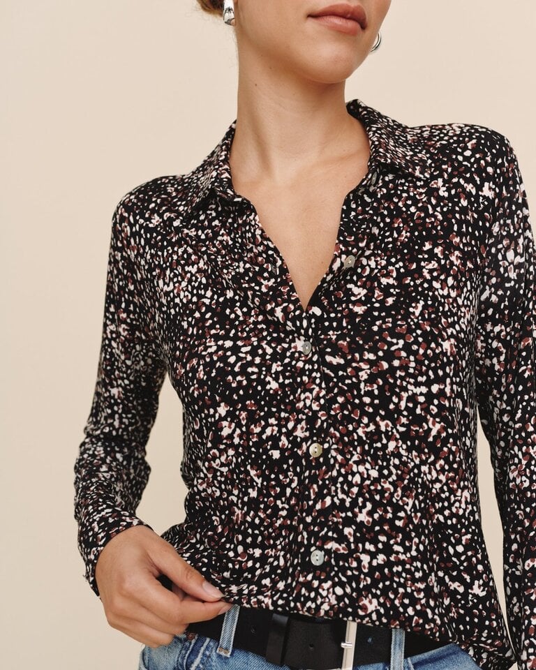 BELLA DAHL BUTTON UP KNIT TOP IN PAINTED ANIMAL