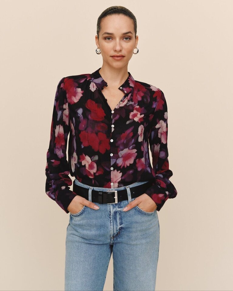 BELLA DAHL SHIRRED BUTTON UP IN BERRY BLOOM
