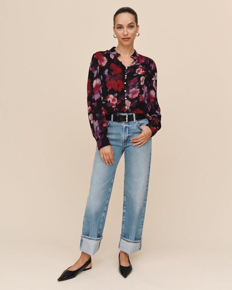 BELLA DAHL SHIRRED BUTTON UP IN BERRY BLOOM