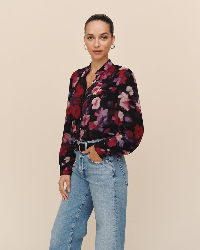 BELLA DAHL SHIRRED BUTTON UP IN BERRY BLOOM