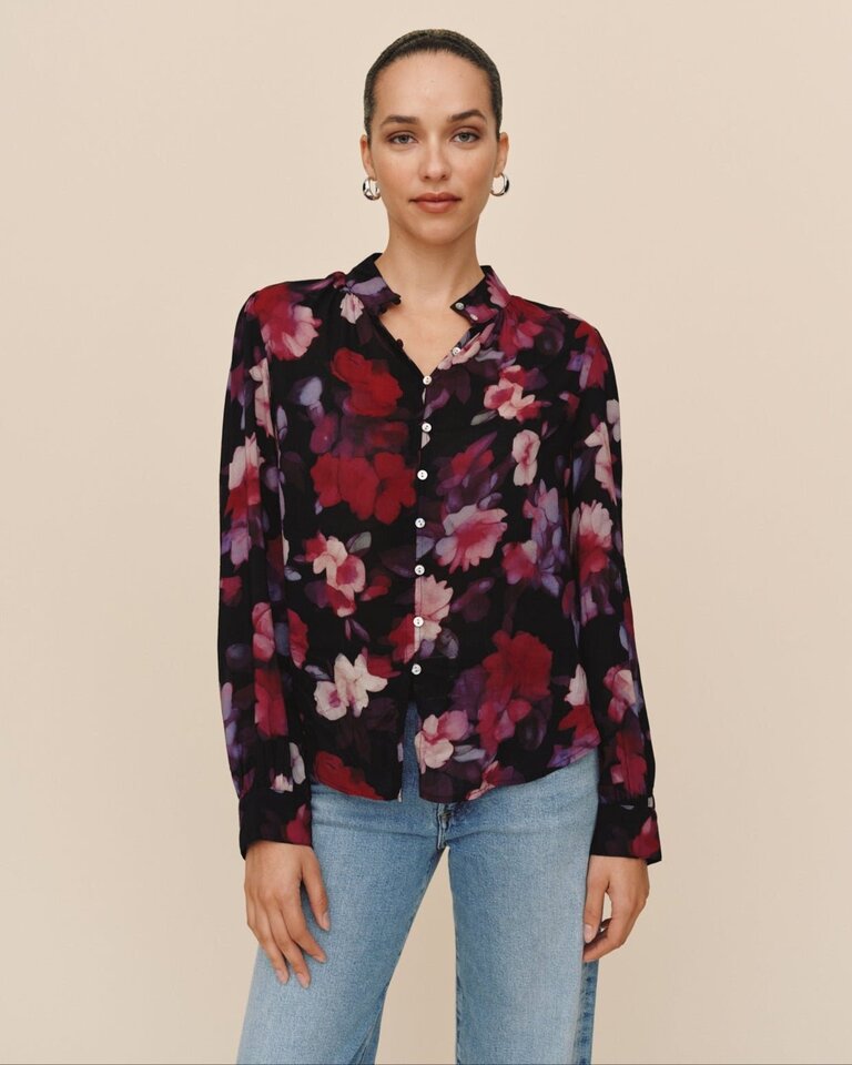 BELLA DAHL SHIRRED BUTTON UP IN BERRY BLOOM