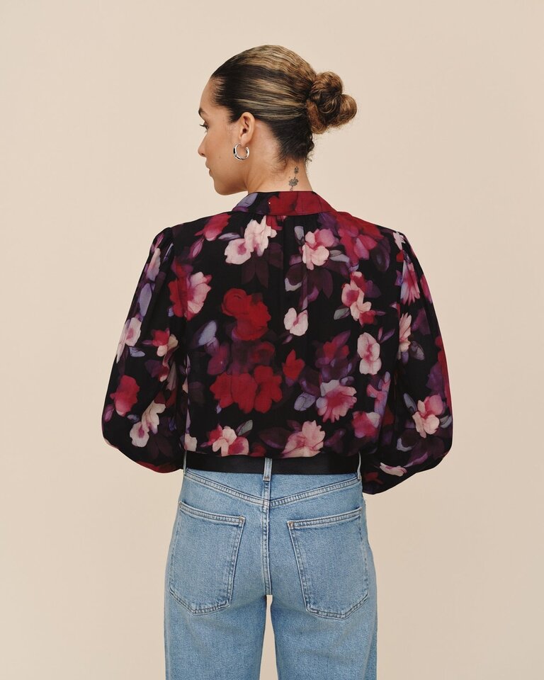 BELLA DAHL SHIRRED BUTTON UP IN BERRY BLOOM