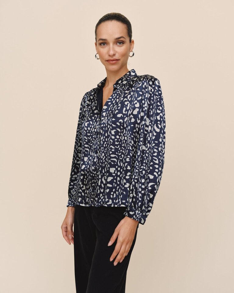 BELLA DAHL L/S SHIRRED SHOULDER BUTTON DOWN IN ARCTIC ANIMAL PRINT