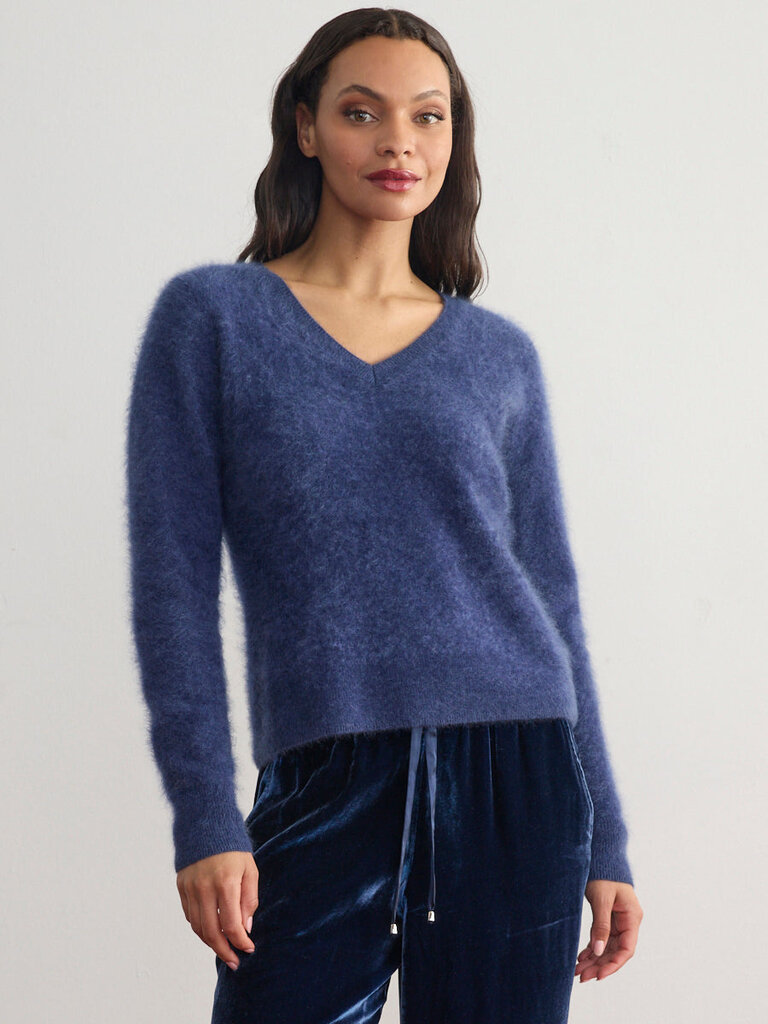 MARGARET O'LEARY BRUSHED CASHMERE VEE IN INDIGO