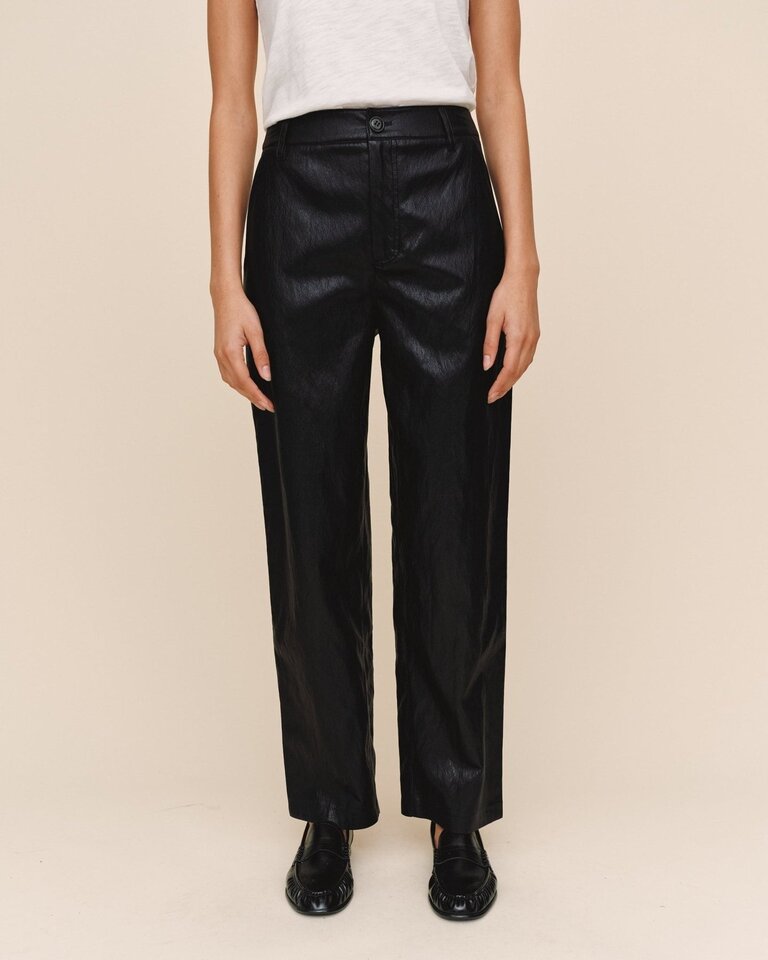 BELLA DAHL FAUX LEATHER PANT IN BLACK