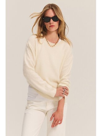VELVET JACQUELINE L/S CREW IN IVORY