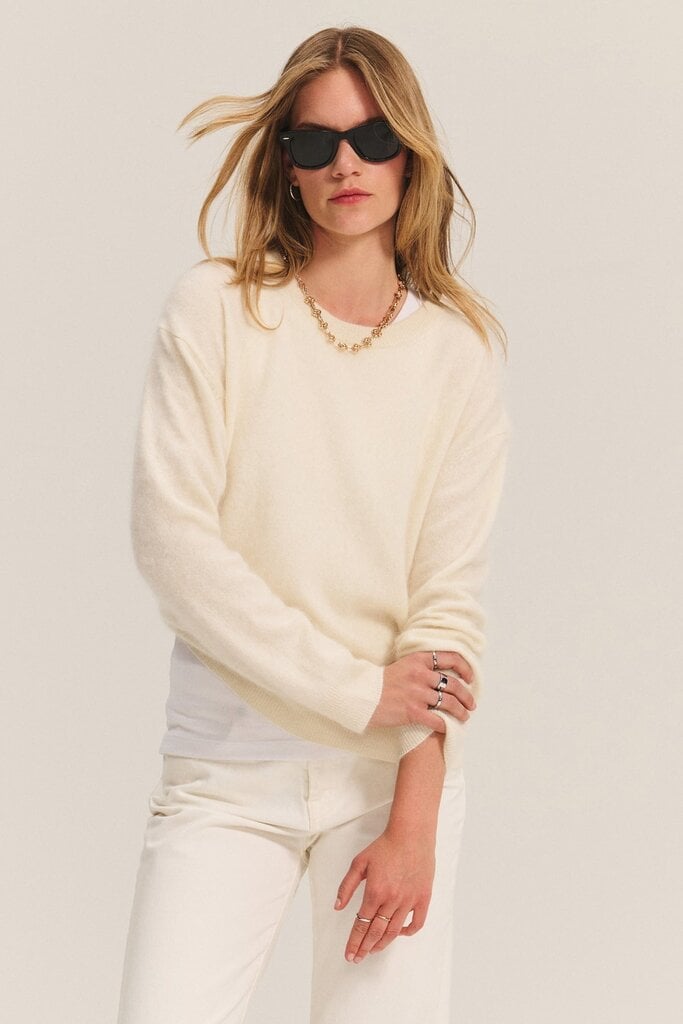 VELVET JACQUELINE L/S CREW IN IVORY