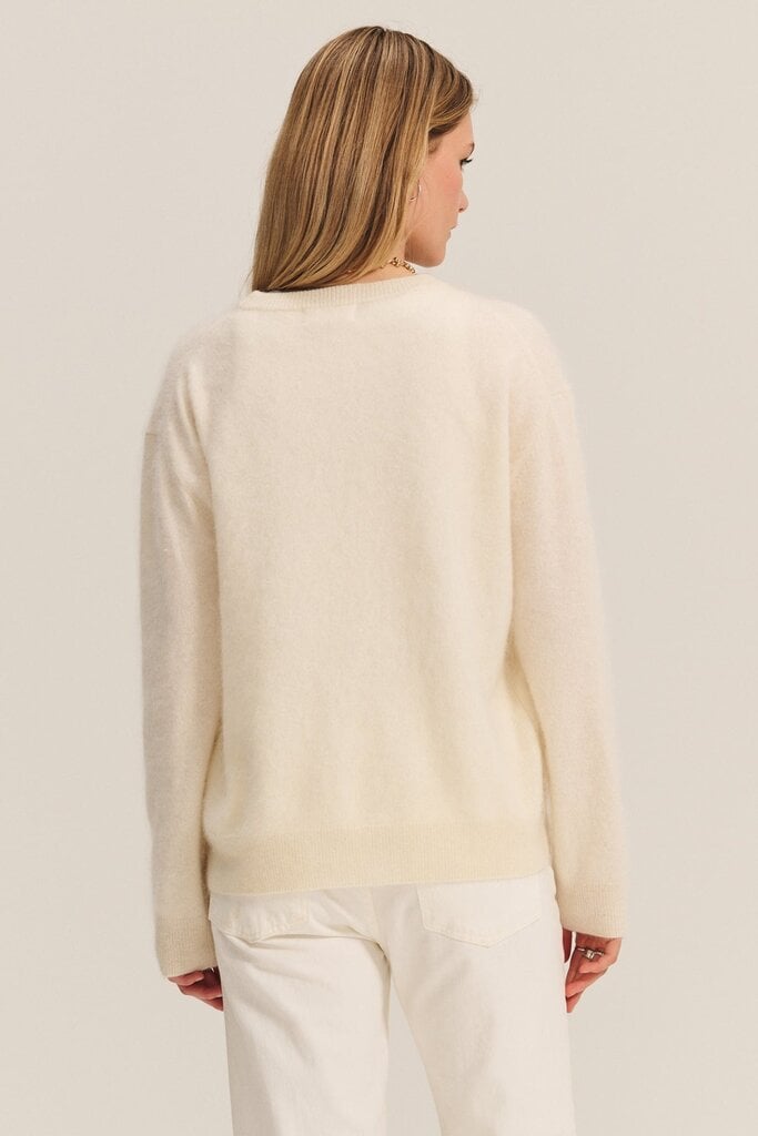 VELVET JACQUELINE L/S CREW IN IVORY