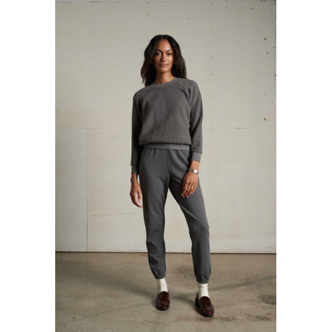 PERFECT WHITE TEE ZIGGY INSIDE OUT FLEECE SWEATSHIRT IN CHARCOAL
