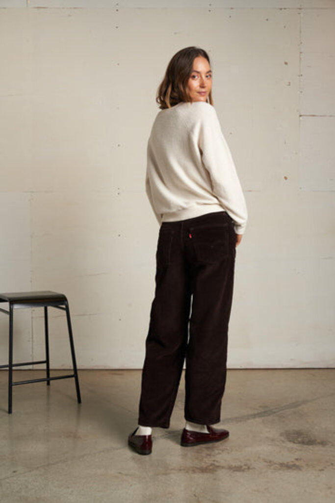 PERFECT WHITE TEE  ZURI REVERSE FLEECE V-NECK IN SUGAR