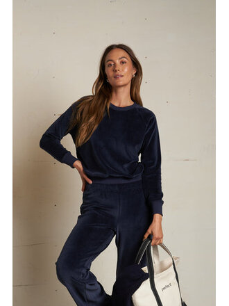 PERFECT WHITE TEE STELLA VELOUR SHRUNKEN RAGLAN IN NAVY