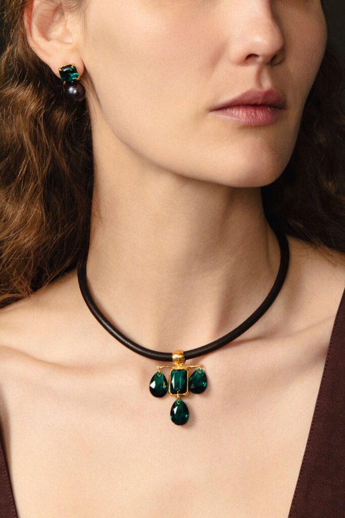 CHAN LUU EARRINGS WITH EMERALD