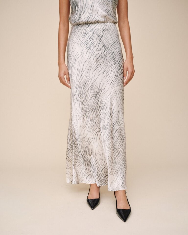 BELLA DAHL  SLEEK BIAS MAXI SKIRT IN SNOW TIGER