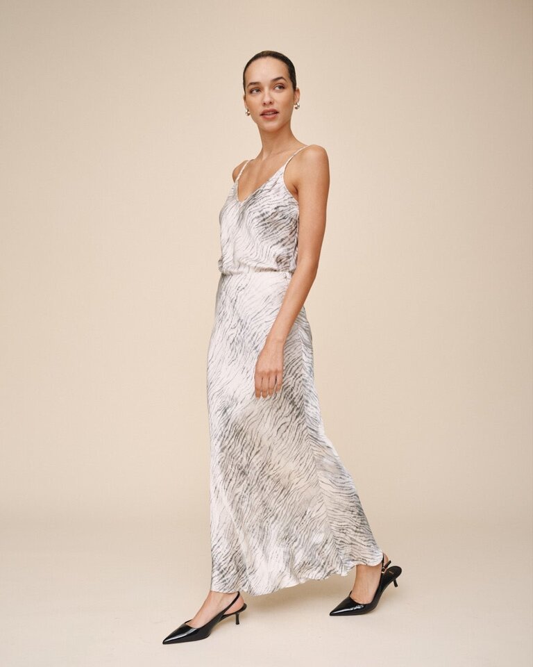 BELLA DAHL  SLEEK BIAS MAXI SKIRT IN SNOW TIGER