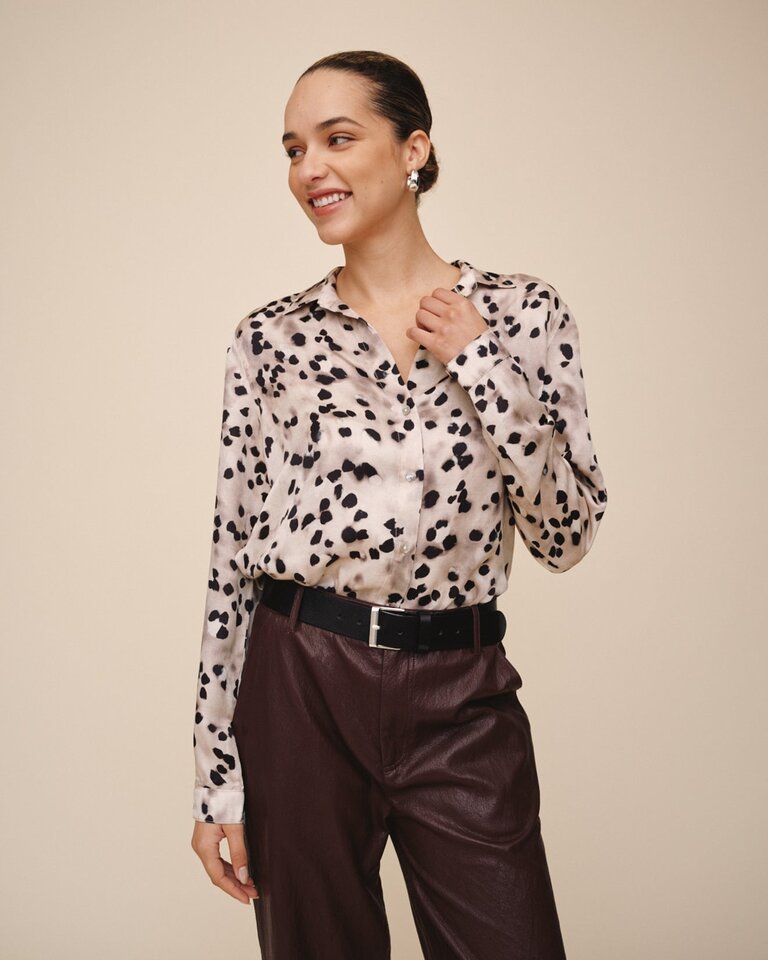 BELLA DAHL BUTTON DOWN SHIRT IN WINTER SHADOW