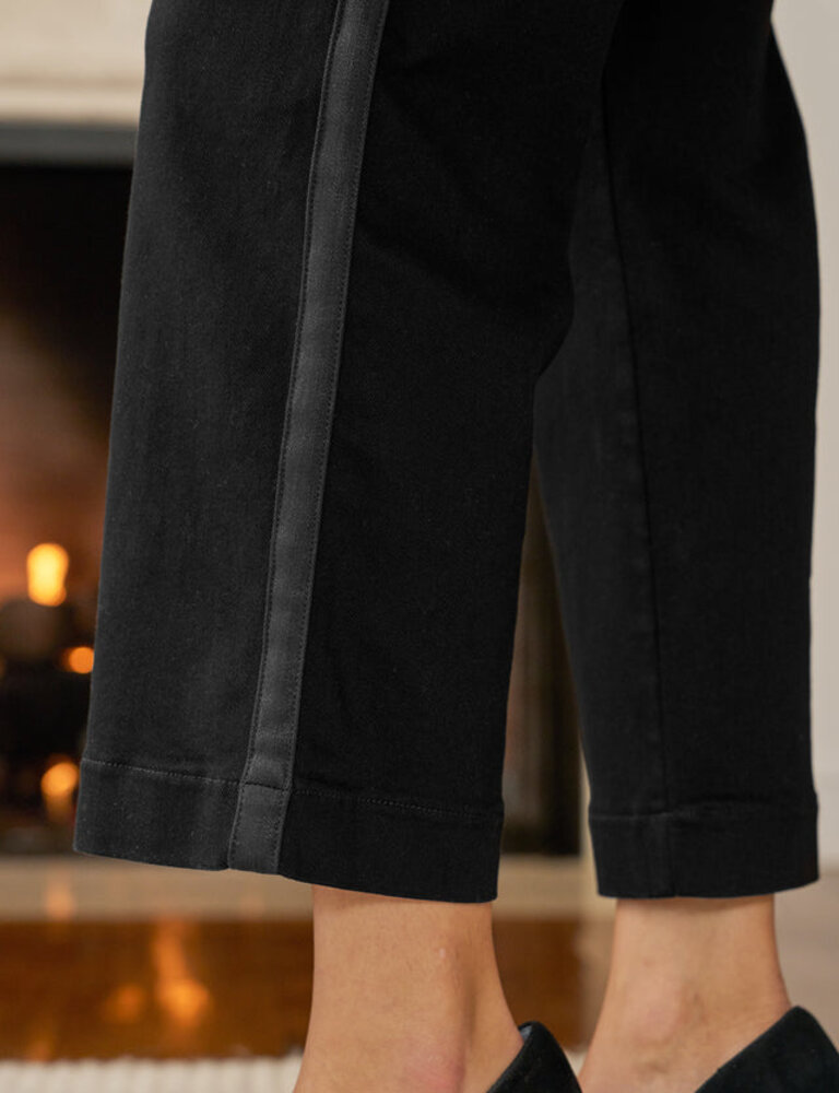 FRANK & EILEEN WESTPORT ILLUSION WIDE LEG JEAN IN BLACK TUXEDO