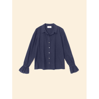 XIRENA SYBIL SHIRT IN NAVY