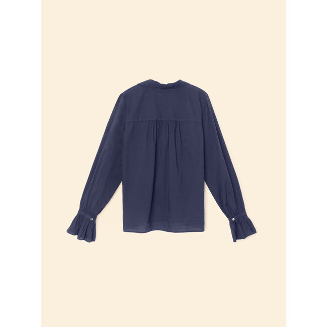 XIRENA SYBIL SHIRT IN NAVY