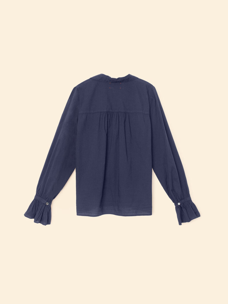 XIRENA SYBIL SHIRT IN NAVY