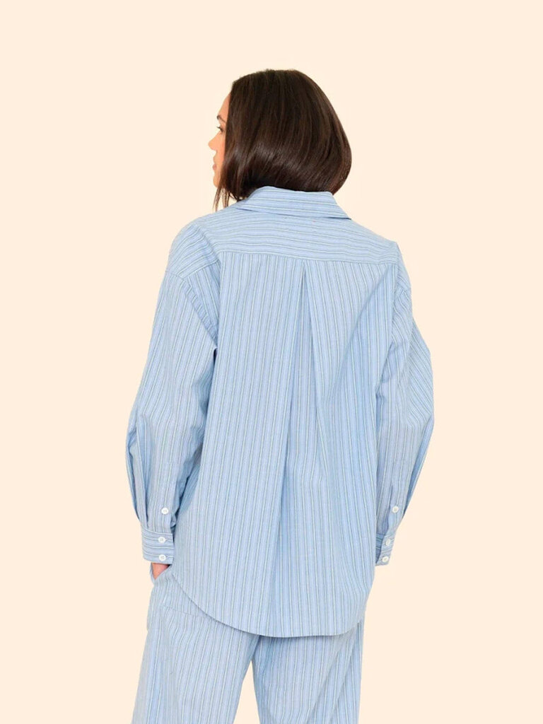XIRENA HAYVEN SHIRT IN CHAMBRAY TEAL STRIPE
