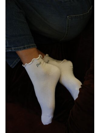 PERFECT WHITE TEE LETTUCE SOCKS