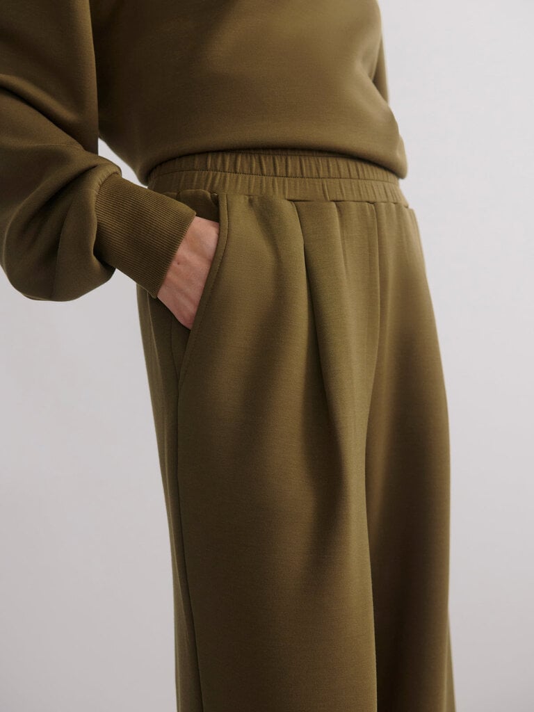 VARLEY EXTRA WIDE LEG PANT 29.5 IN MILITARY OLIVE