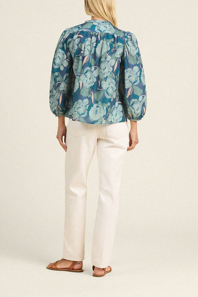 TROVATA THE MAISEY BLOUSE IN HUSHED SHADOW