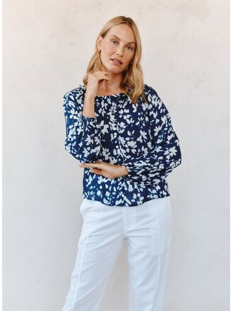BELLA DAHL RUFFLE NECK RAGLAN BUTTON DOWN IN INDIGO BLOOM PRINT