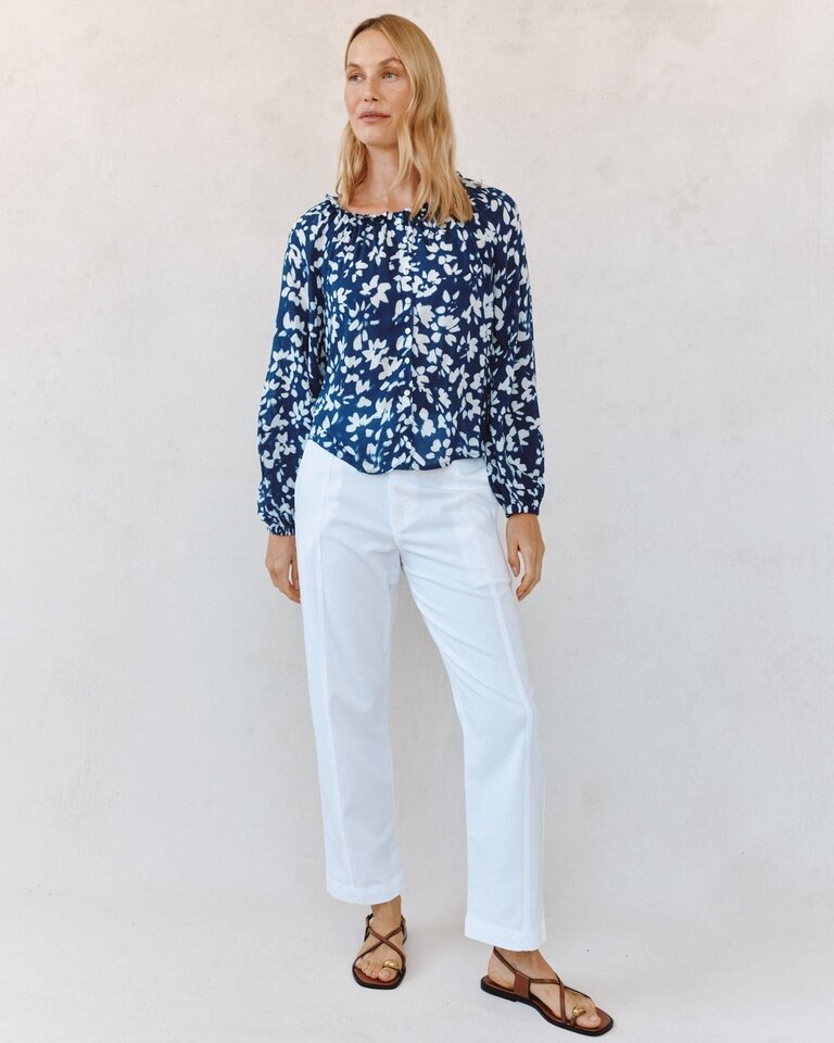 BELLA DAHL RUFFLE NECK RAGLAN BUTTON DOWN IN INDIGO BLOOM PRINT