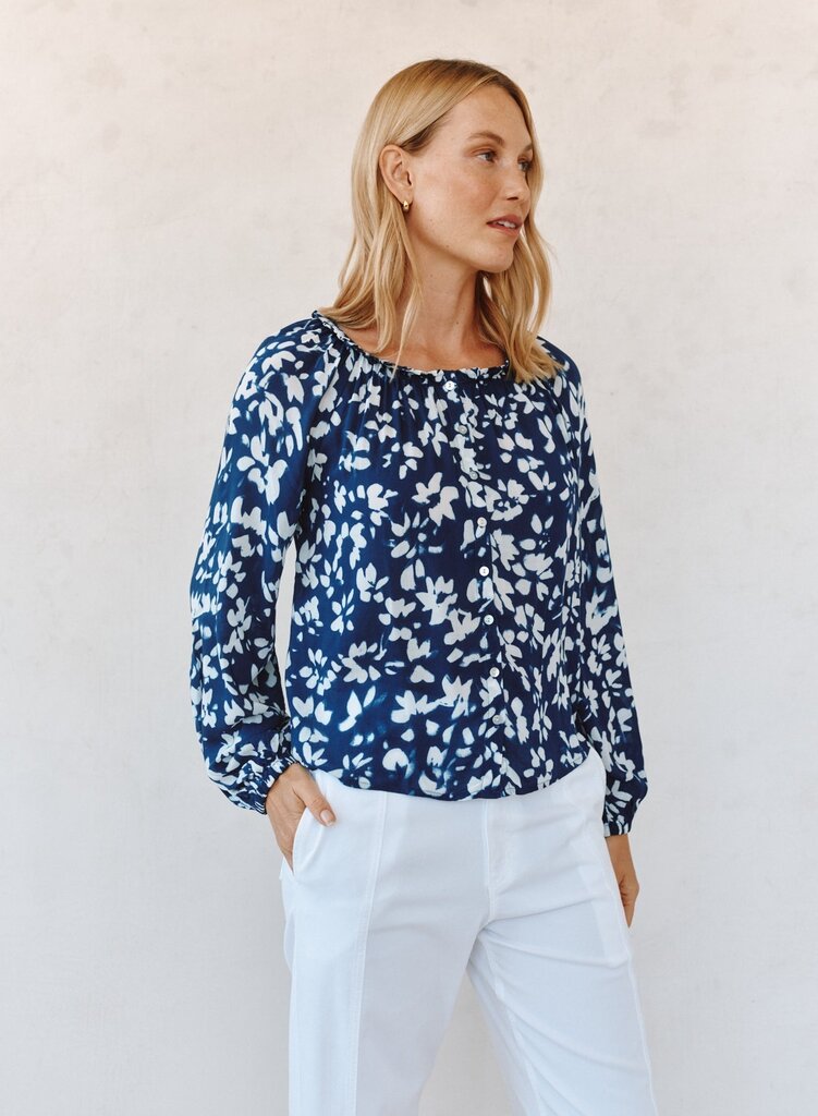 BELLA DAHL RUFFLE NECK RAGLAN BUTTON DOWN IN INDIGO BLOOM PRINT