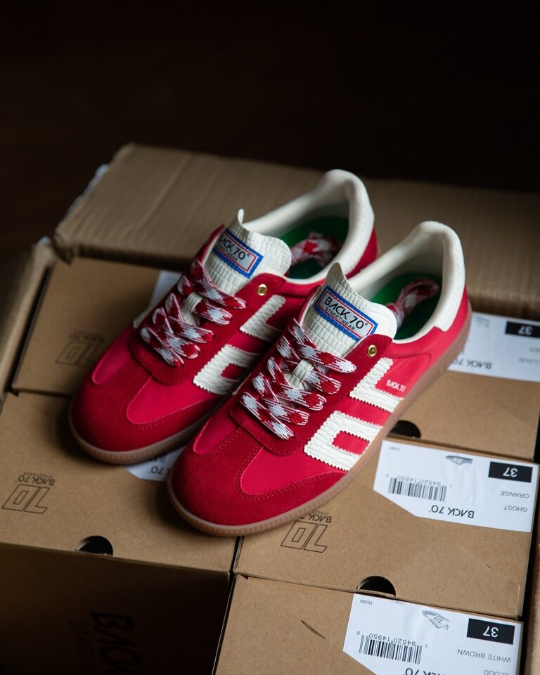 BACK 70 GHOST SNEAKERS IN RED