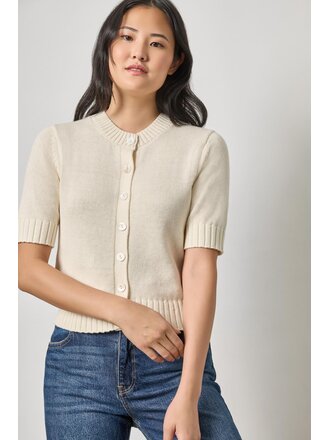 LILLA P ELBOW SLEEVE BUTTON CARDIGAN IN OFF WHITE