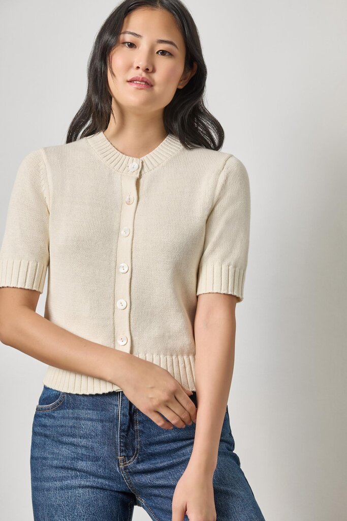 LILLA P ELBOW SLEEVE BUTTON CARDIGAN IN OFF WHITE