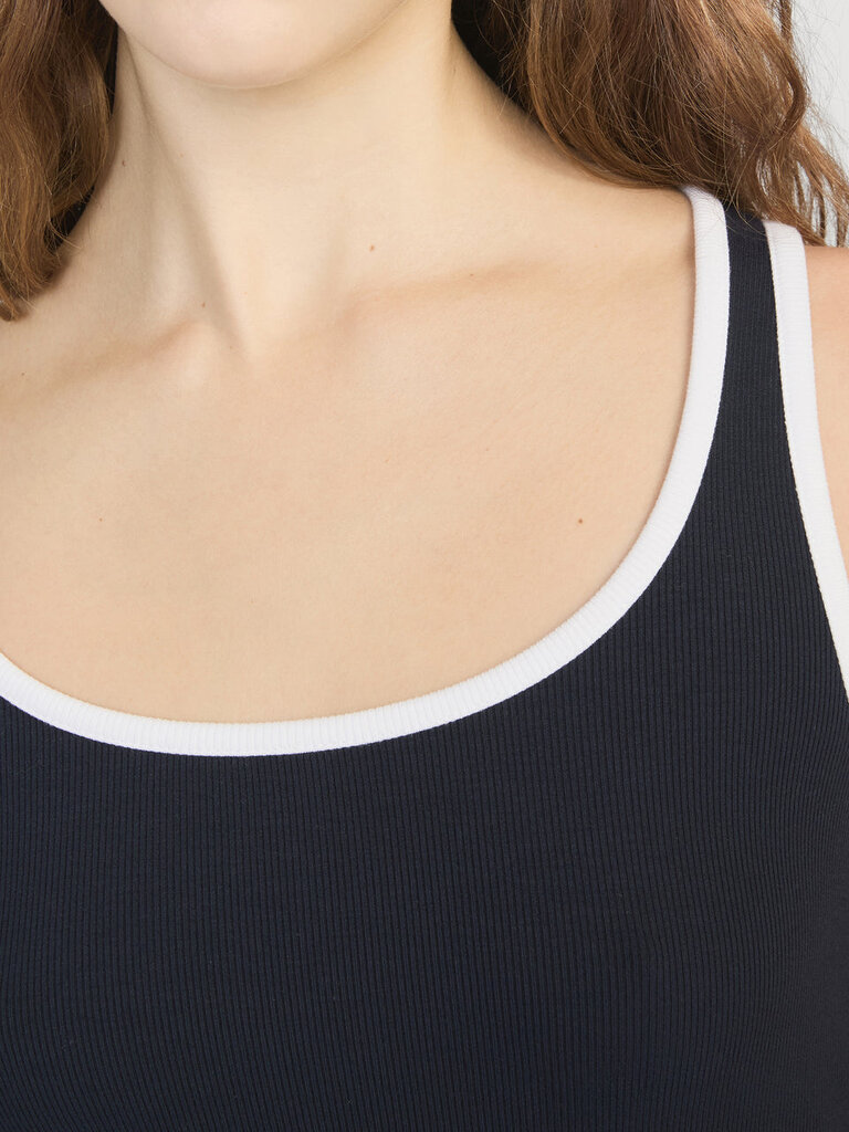 THE SPORTY TANK IN NAVY