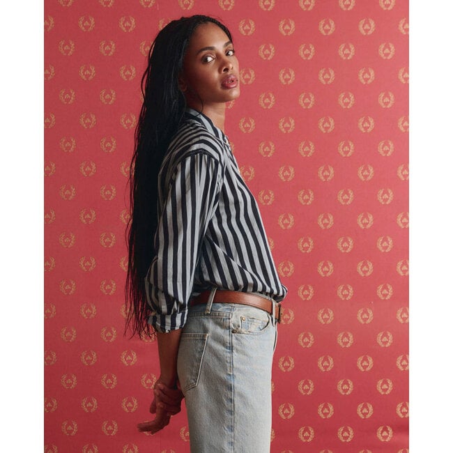 THE GREAT THE DAILY BUTTON UP IN BLUE CLUB STRIPE